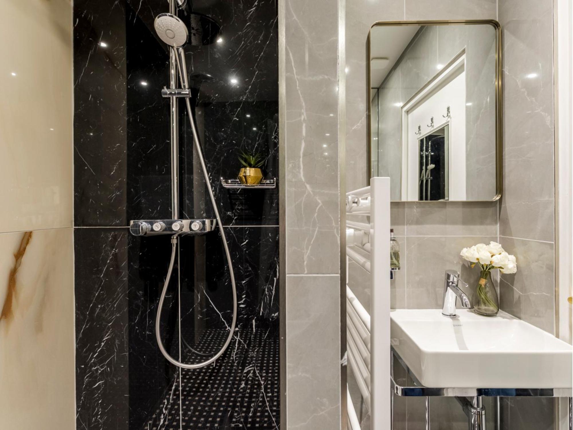 Merveil - Luxury Suite -Champselysees- Florentin I Paris Exteriör bild
